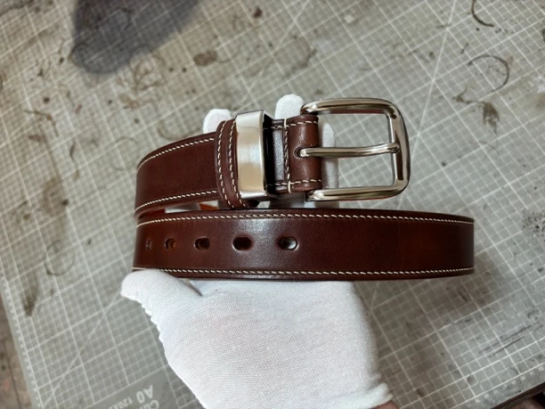 昭南棕色贴枥木真皮手工缝线7.0厚度，40宽度，配m390复古扣头带扣