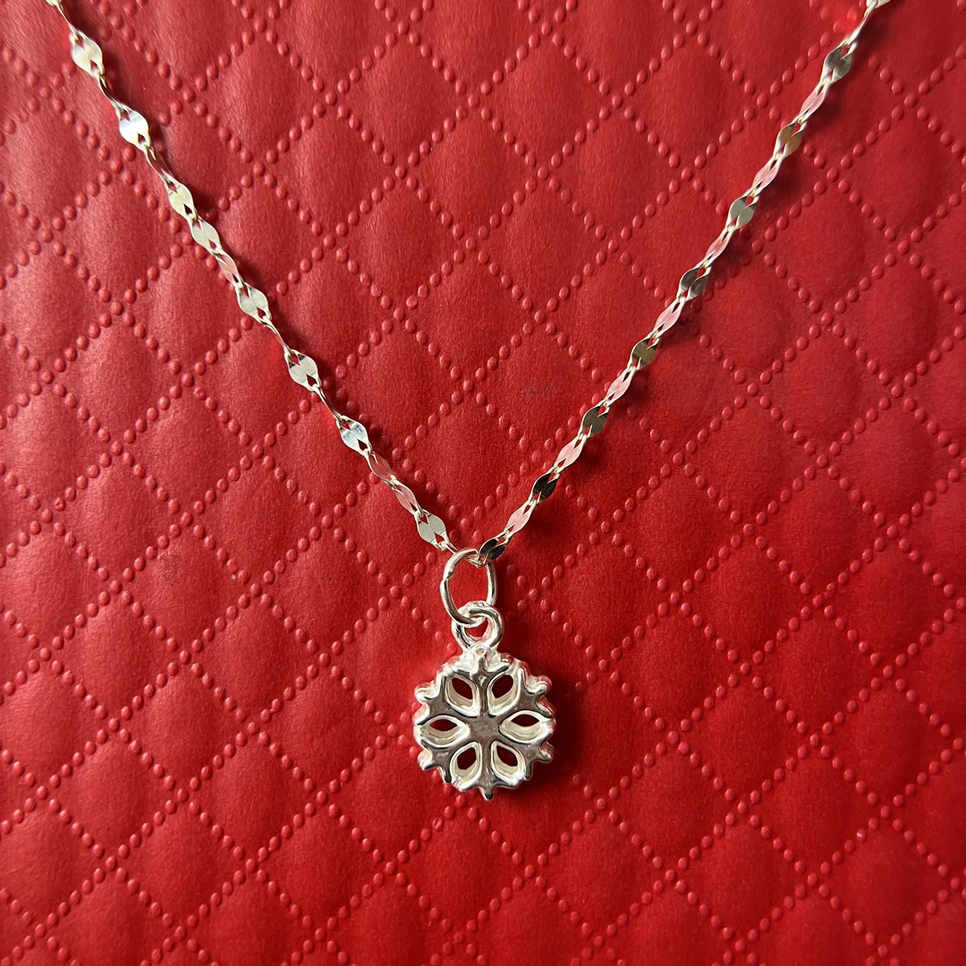 坠链均足银 足银9999嘴唇项链+雪花吊坠白色轻奢时尚百搭气质小众