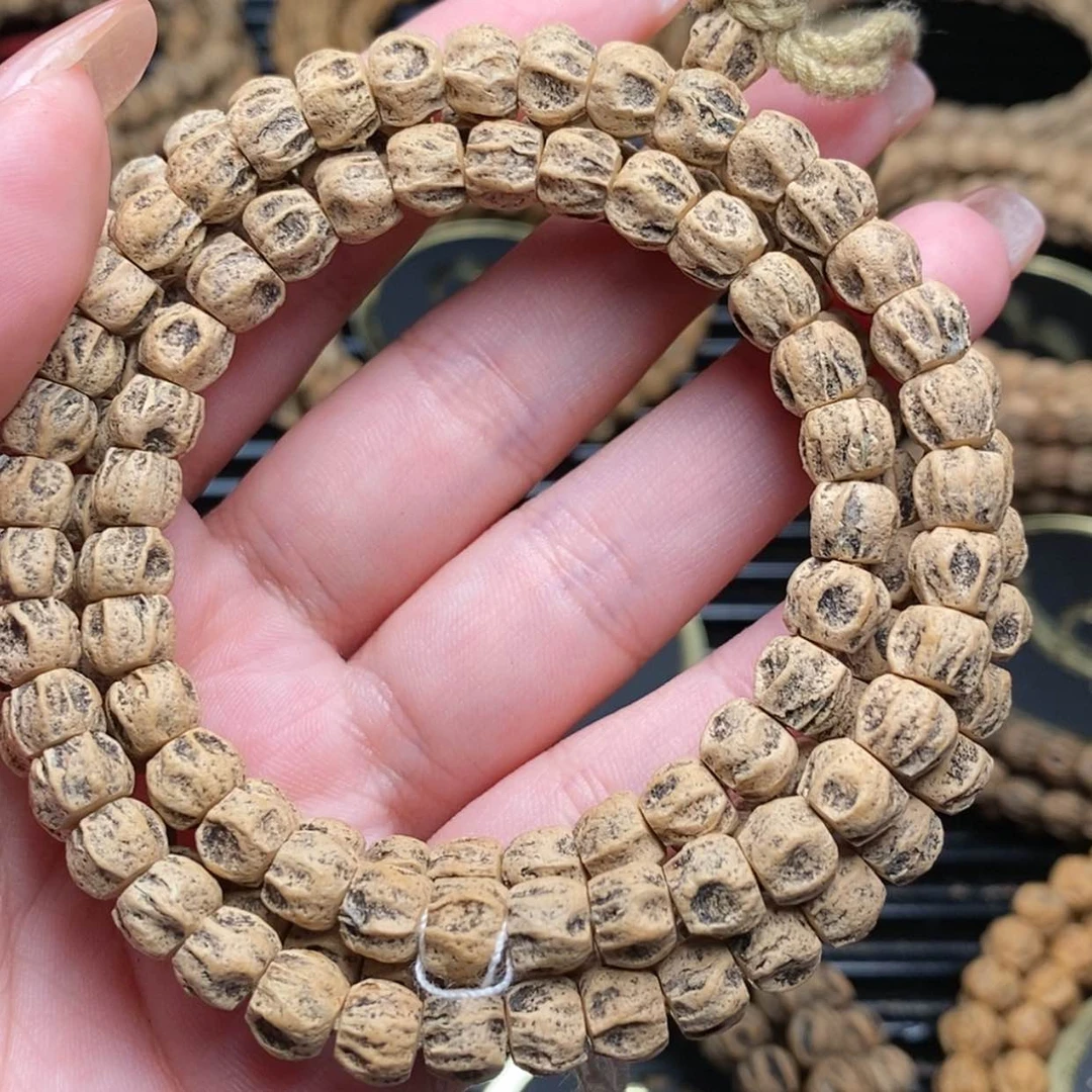 【闪购商品】柏香籽/百香籽吊坠m****i
