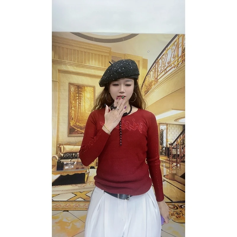 8391新款时尚修身烫钻圆领长袖套头毛衣女