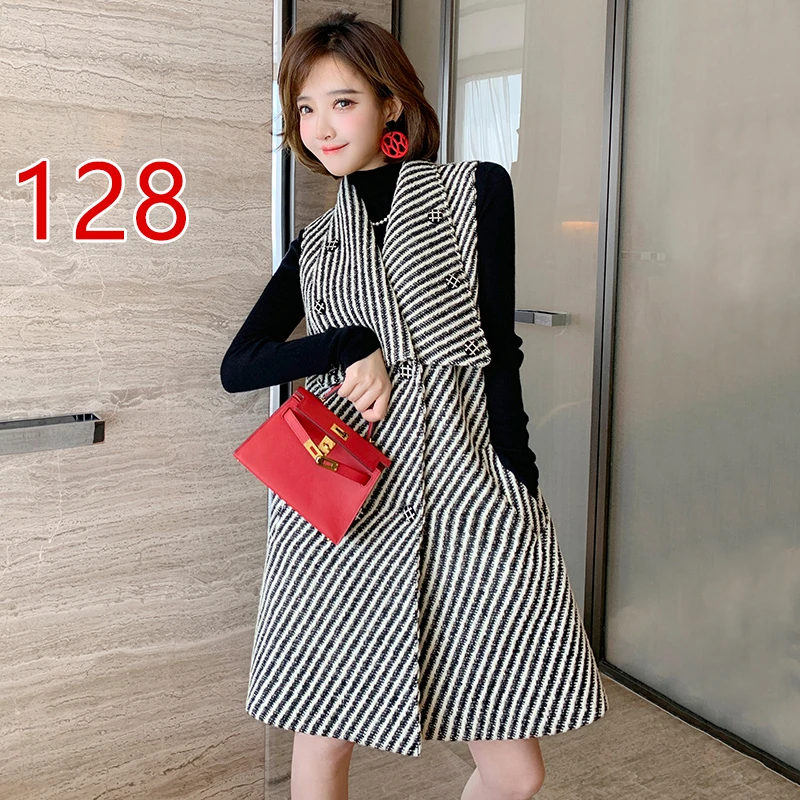 MIUCO弹力打底衫+双排扣斜纹马甲裙两件套配送腰带