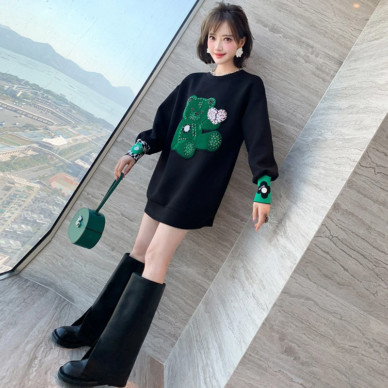 小熊烫钻拼接螺纹袖口宽松太空棉卫衣连衣裙女