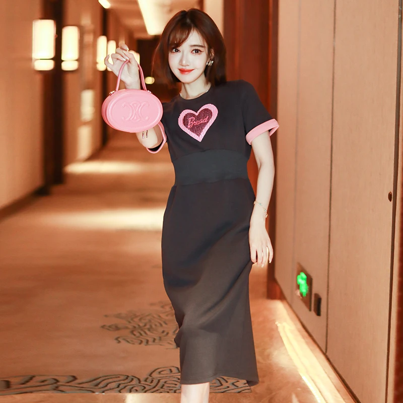 【现货】MIUCO粉色爱心少女活力撞色刺绣圆领短袖高腰连衣裙