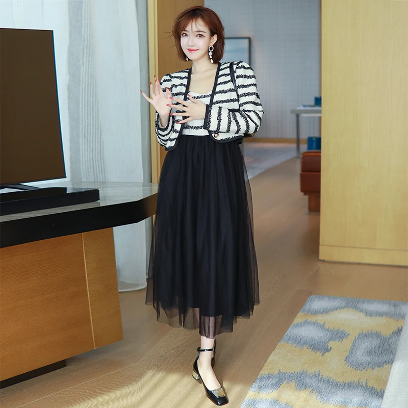 MIUCO小香黑白条纹短外套+吊带拼网纱吊带连衣裙两件套