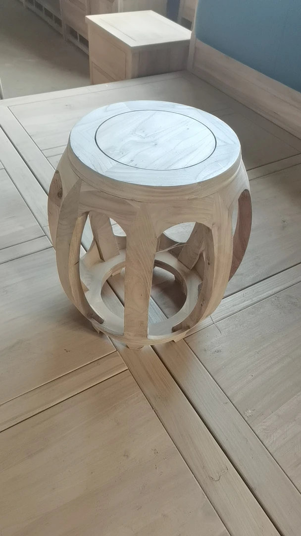 北方老榆木鼓凳，橓铆结构严丝合缝。