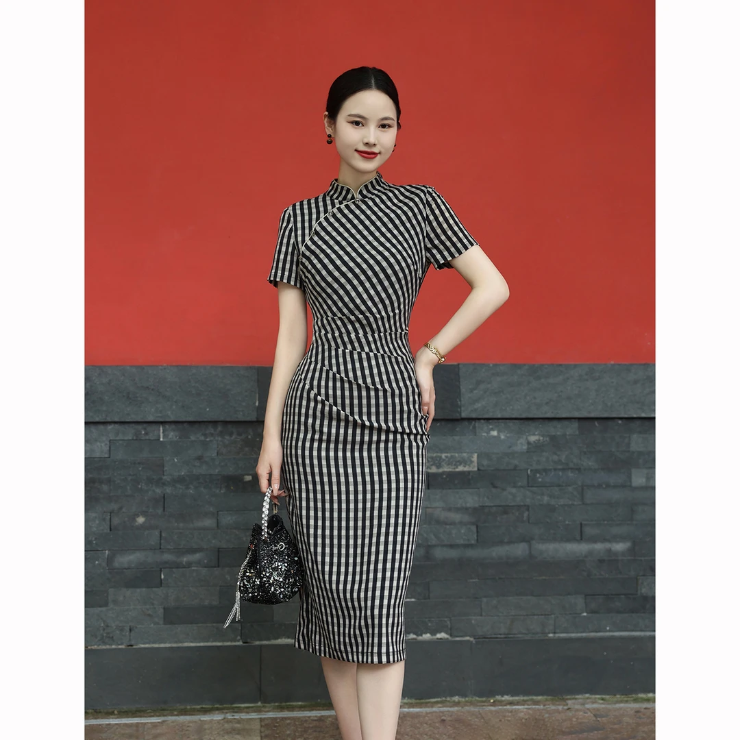 新中式格纹连衣裙2024夏季新款收腰显瘦气质轻奢开叉裙子24X930