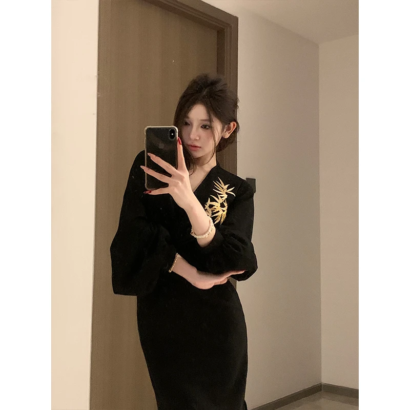 withmin【现货】东方诗意 新中式国风V领开叉气质修身连衣裙2412113