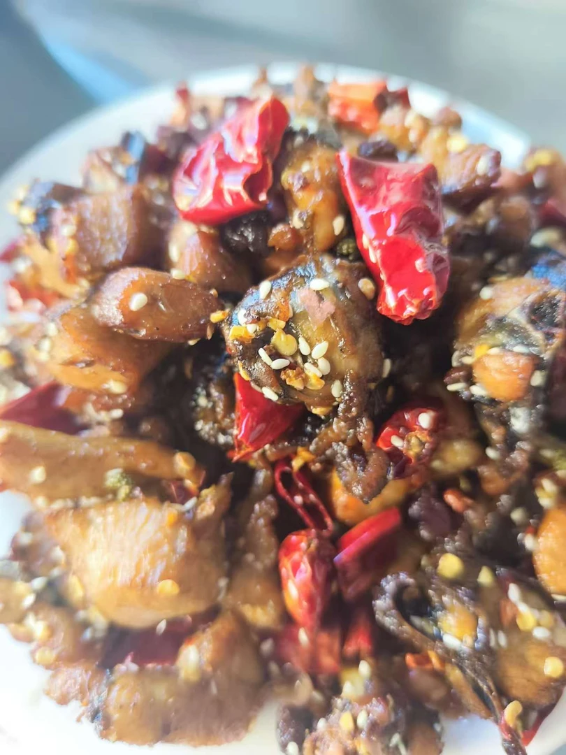 麻辣乌鸡丁（1斤）