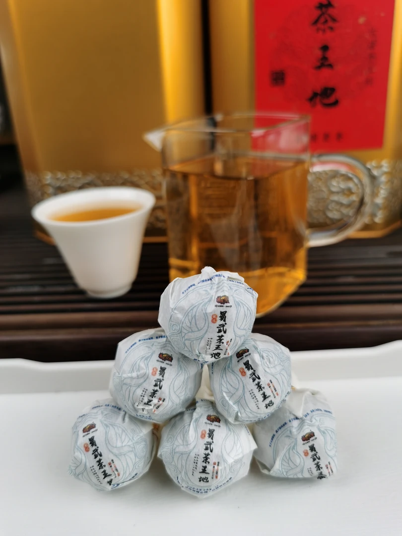 福园聚香 2022年 易武茶王地 6g古树龙珠 普洱生茶