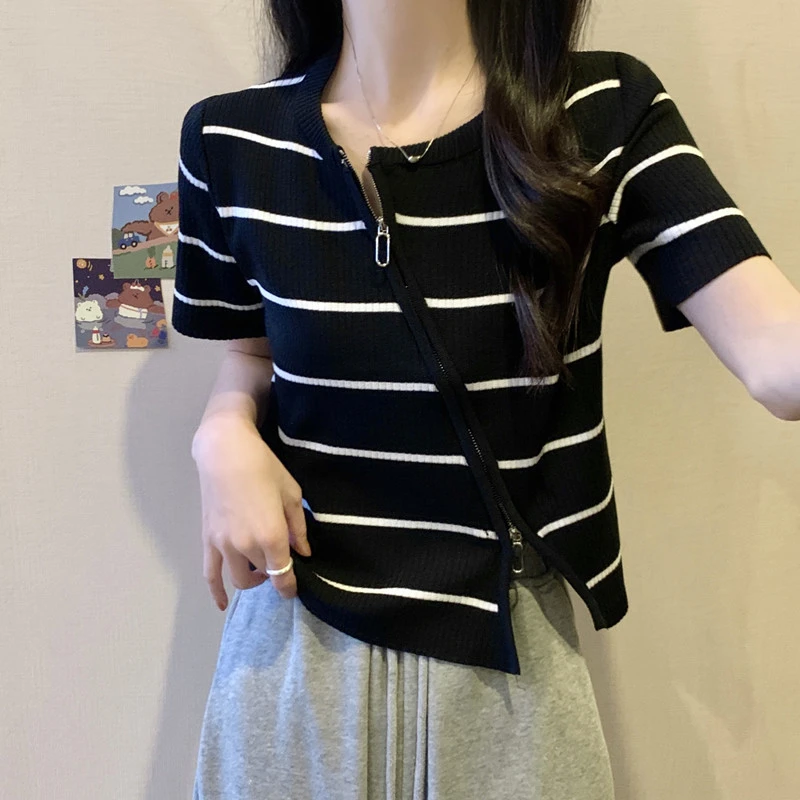 大码设计感拉链遮肚子冰丝短袖t恤女夏季胖MM显瘦条纹不规则上衣