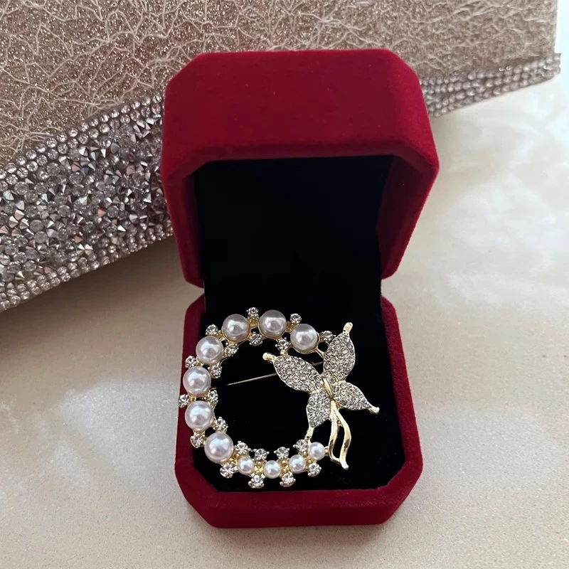 精美环形胸针礼盒一套