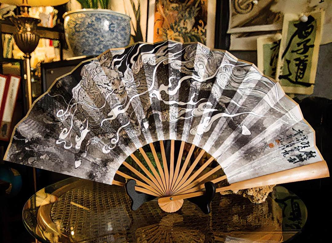 由龙原创版权《麒麟》复制折扇绢本把玩扇古韵十寸十五方