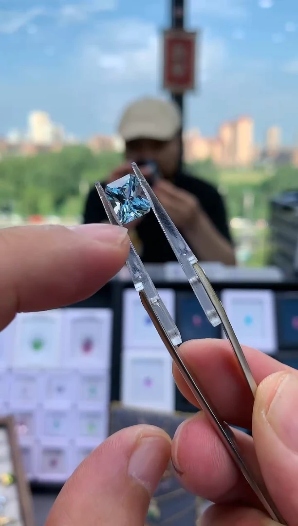【闪购商品】海蓝宝石笔搁未镶嵌2.26ct  72