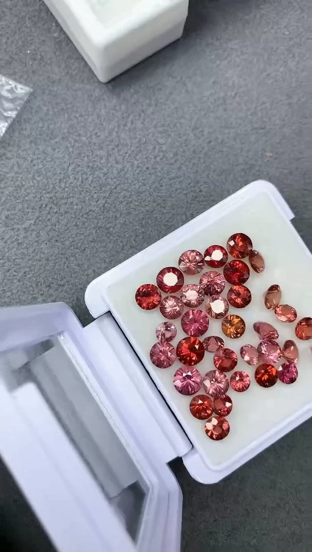 【闪购商品】石榴石裸石未镶嵌0.8-0.9ct 多样性发货一粒