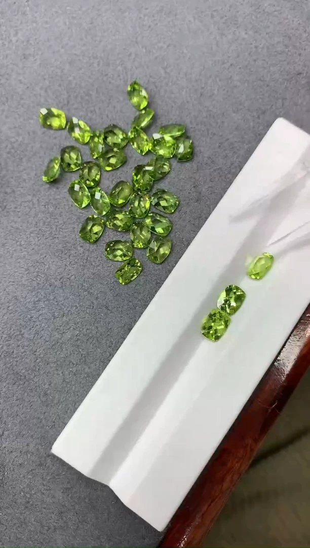 【闪购商品】橄榄石笔搁未镶嵌多样性发货一粒