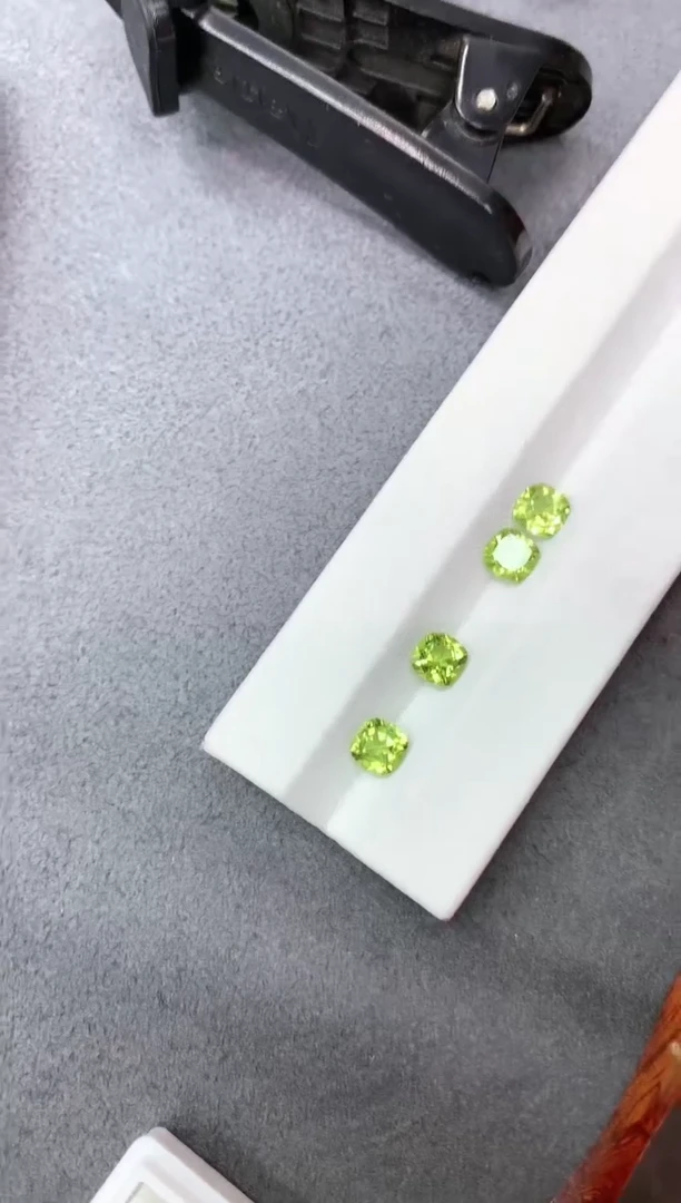 【闪购商品】橄榄石裸石未镶嵌多样性发货一组4粒