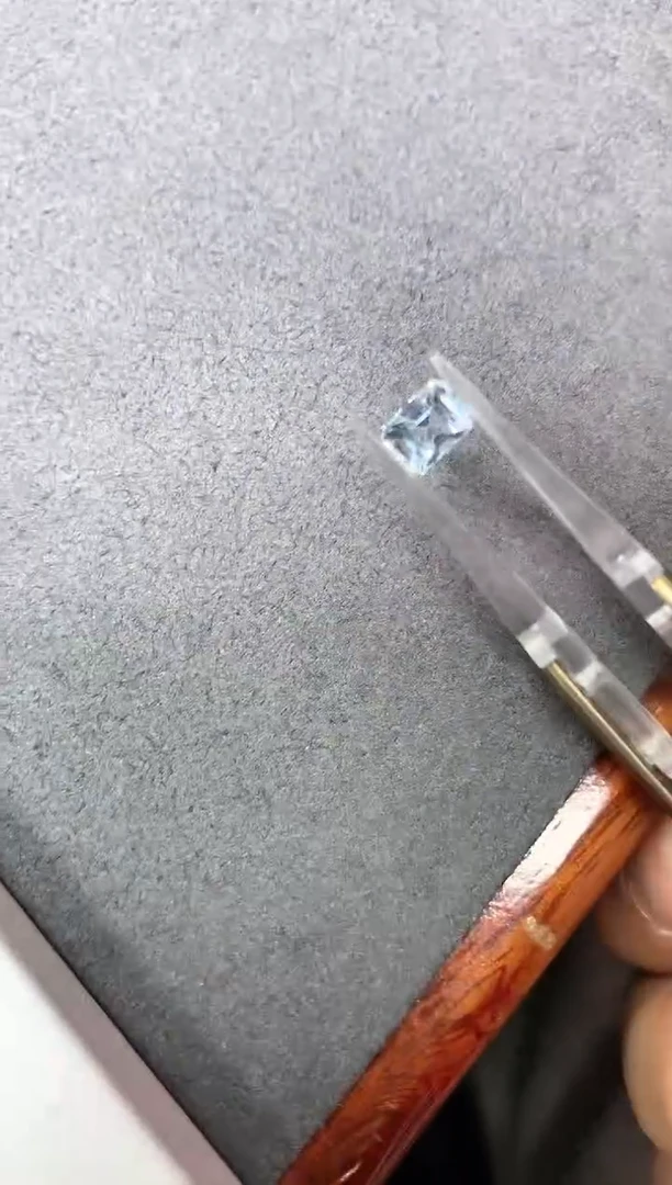 【闪购商品】海蓝宝石笔搁未镶嵌多样性发货一粒