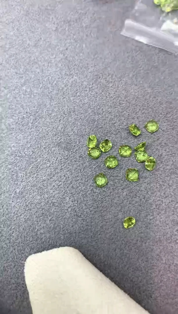 【闪购商品】橄榄石裸石未镶嵌多样性发货一粒