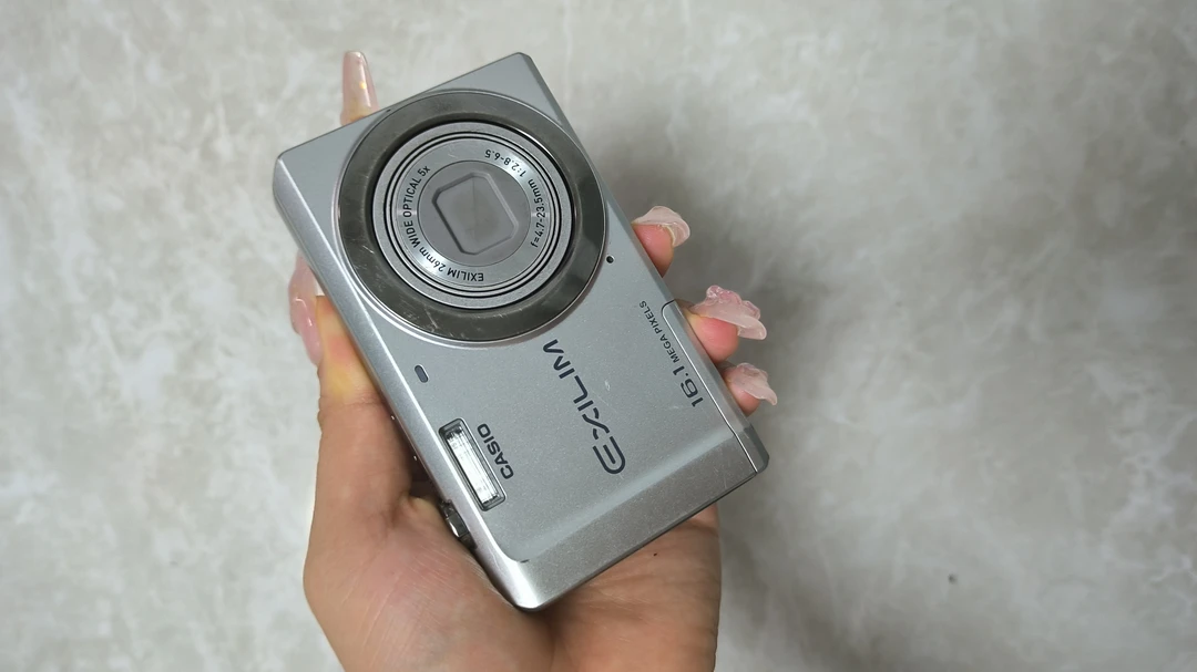 95新 Casio/卡西欧 卡西欧zs6出片稍微带点氛围感的白，