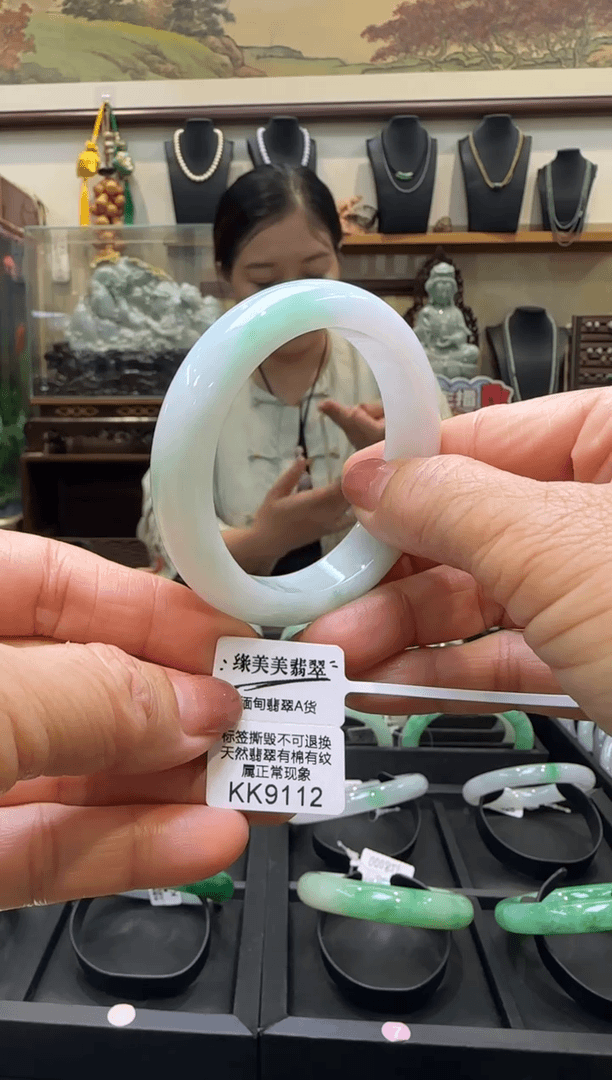 【闪购商品】翡翠手镯未镶嵌正圈51 KK9112需包容退货扣一百