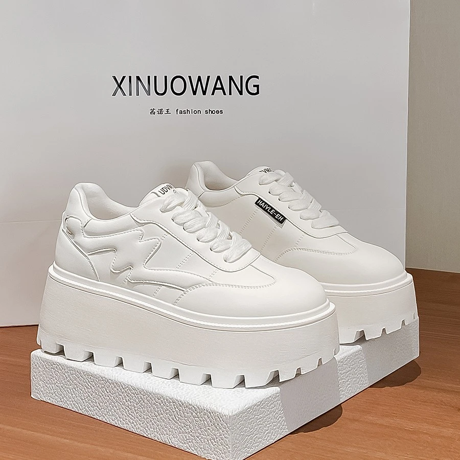 欧货真皮厚底小白鞋女2023秋新款复古时尚运动鞋小个子超火松糕鞋