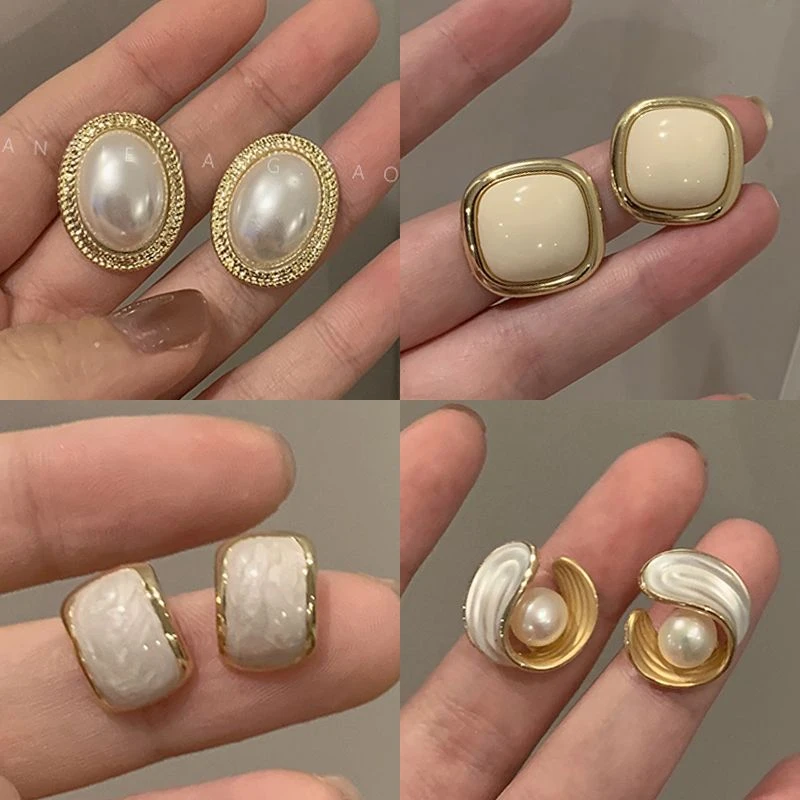 铜合金耳饰 时尚耳钉女2023年新款气质百搭耳环网红爆款高级感耳