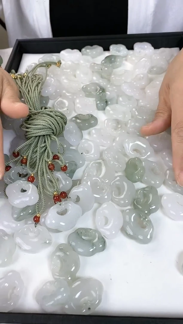 【闪购商品】石英质玉（天山翠）颈饰未镶嵌2