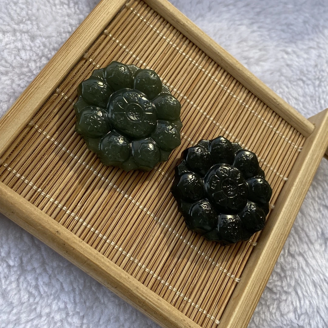 瑕疵品天然新疆和田玉花开富贵六字A500—多样性发一件