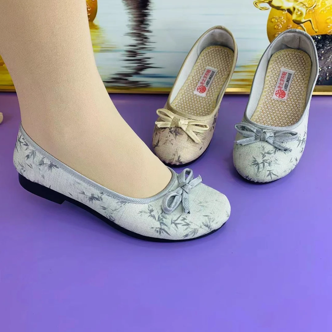 老北京布鞋软底透气妈妈鞋平底舒适单鞋夏季百搭浅口女鞋休闲时尚