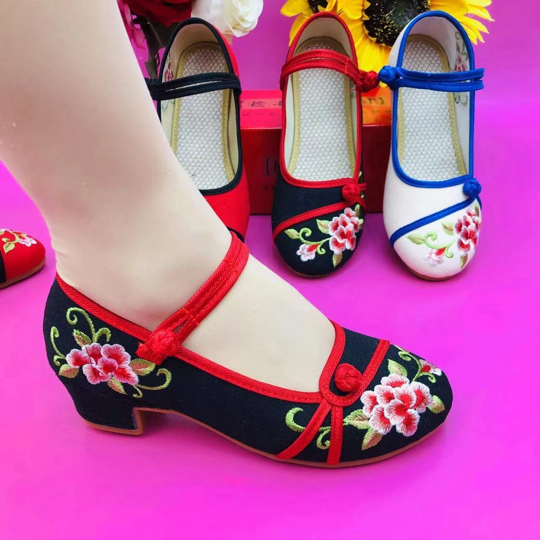 拼色方跟广场舞绣花鞋老北京布鞋时尚妈妈鞋牛筋软底女鞋圆头旗袍