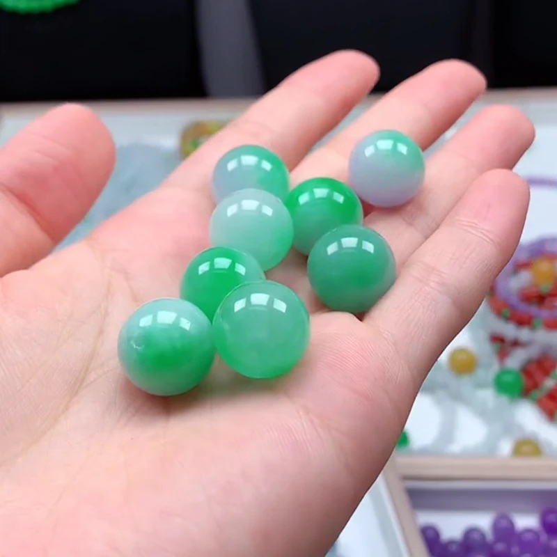 飘绿卡14+ 翡翠一颗多样性发货