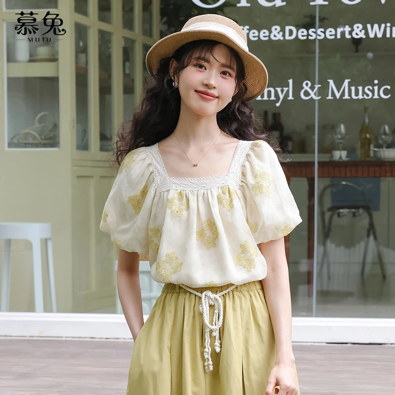 慕兔法式方领碎花泡泡袖衬衫女2024夏季新款小个子设计感小众上衣