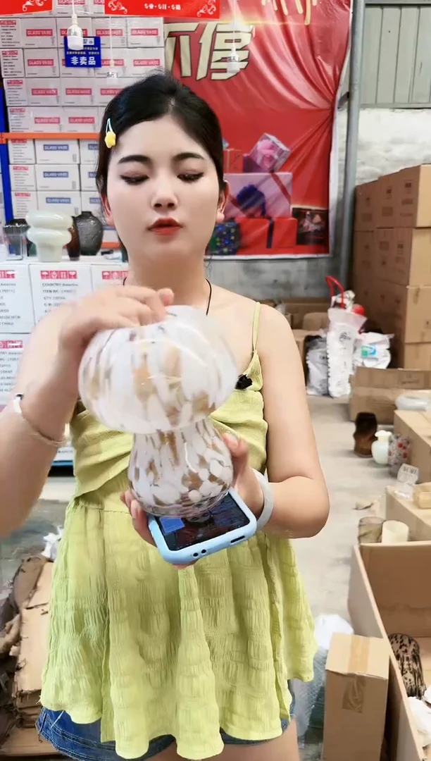 【闪购商品】白色洒金蘑菇