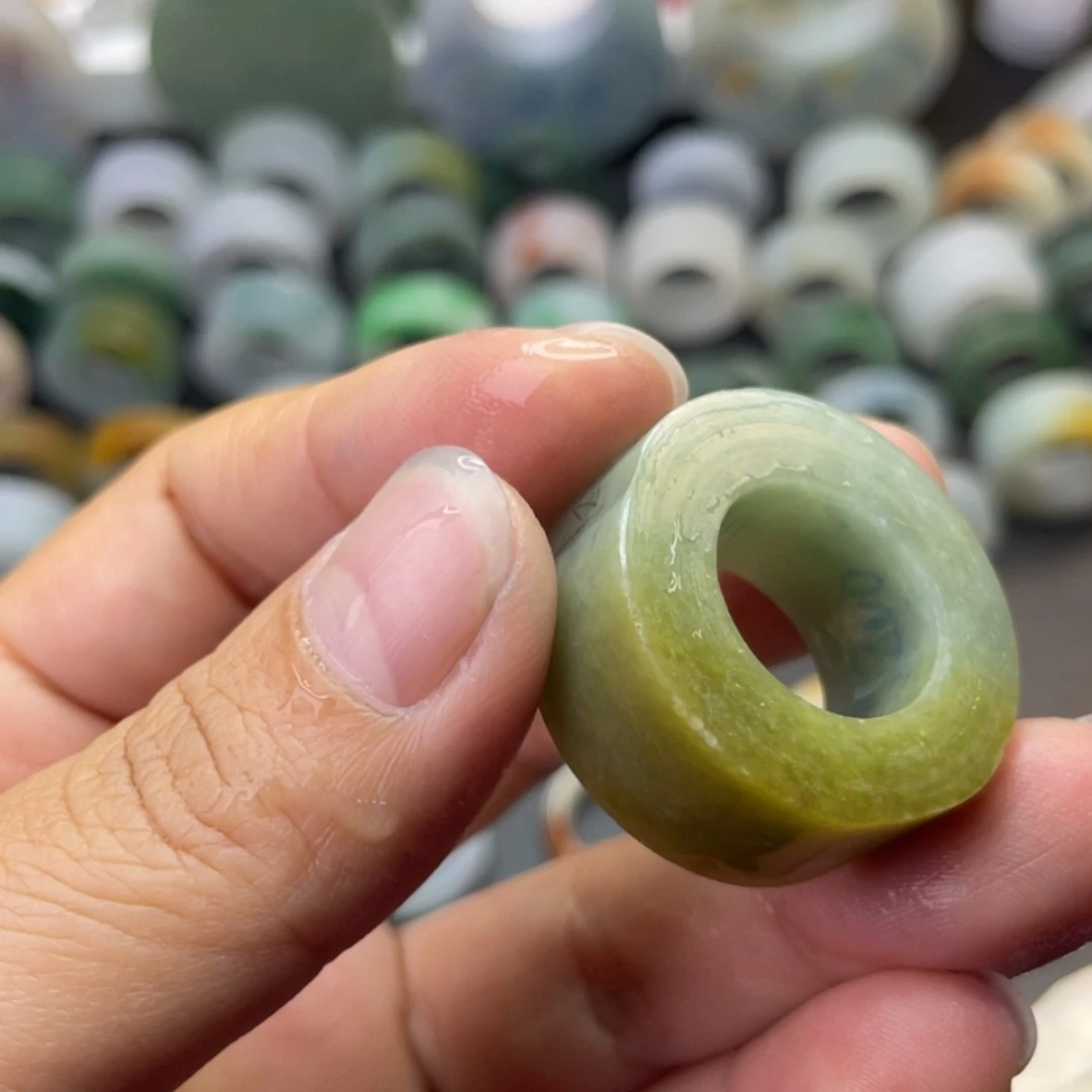 【闪购商品】定制翡翠未镶嵌做***人