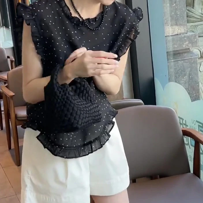2025夏季新款法式甜美木耳边无袖衬衫女简约百搭宽松气质波点上衣