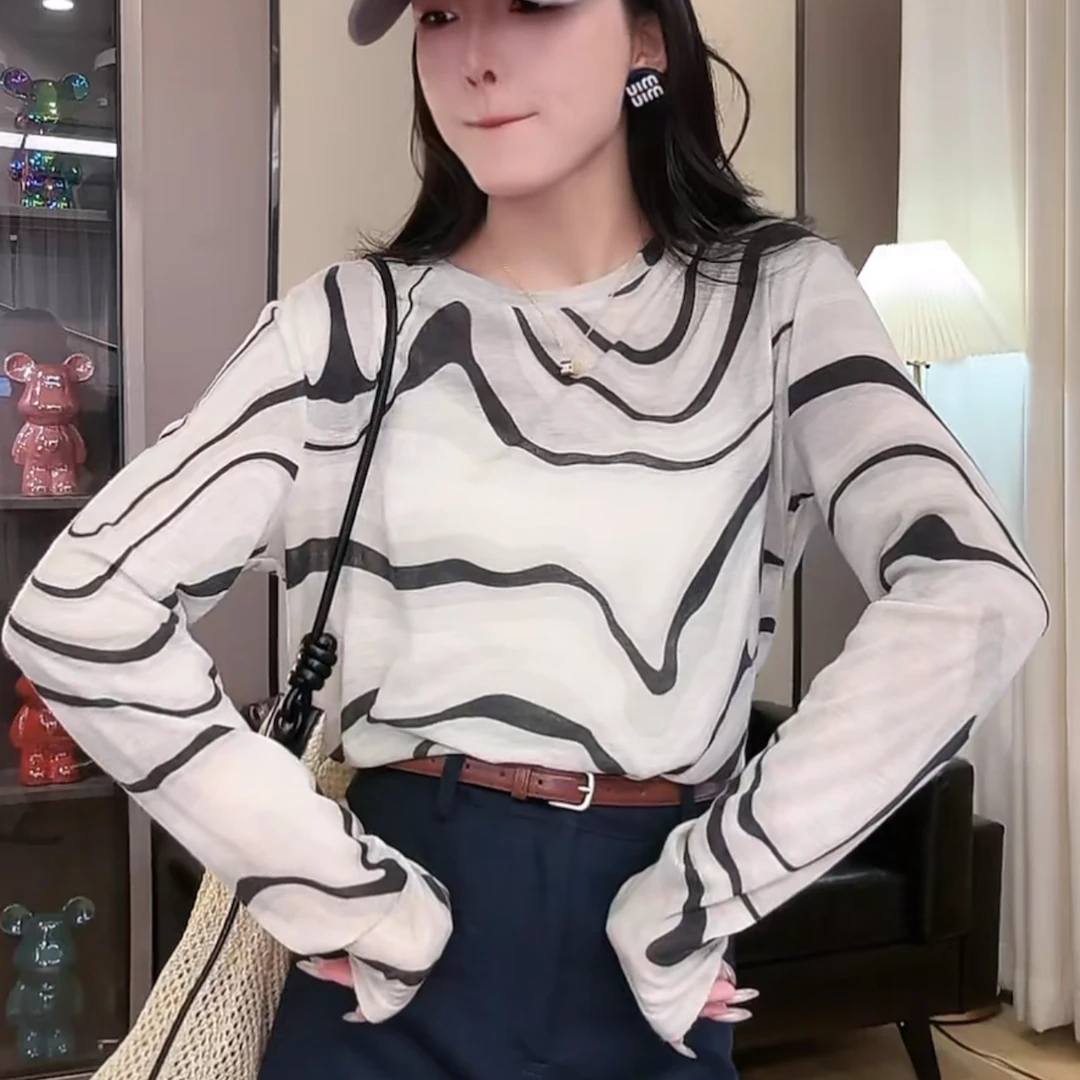 气质时尚百搭女士印花设计师圆领秋冬夏季薄款防晒长袖上衣女876