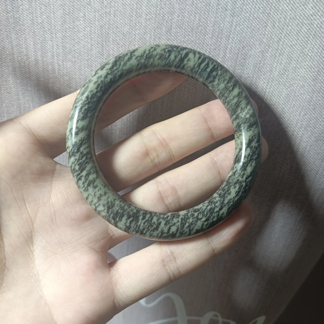 YYHT04118和田玉圆条手镯男女款古风镯子时尚百搭复古56×10.6mm