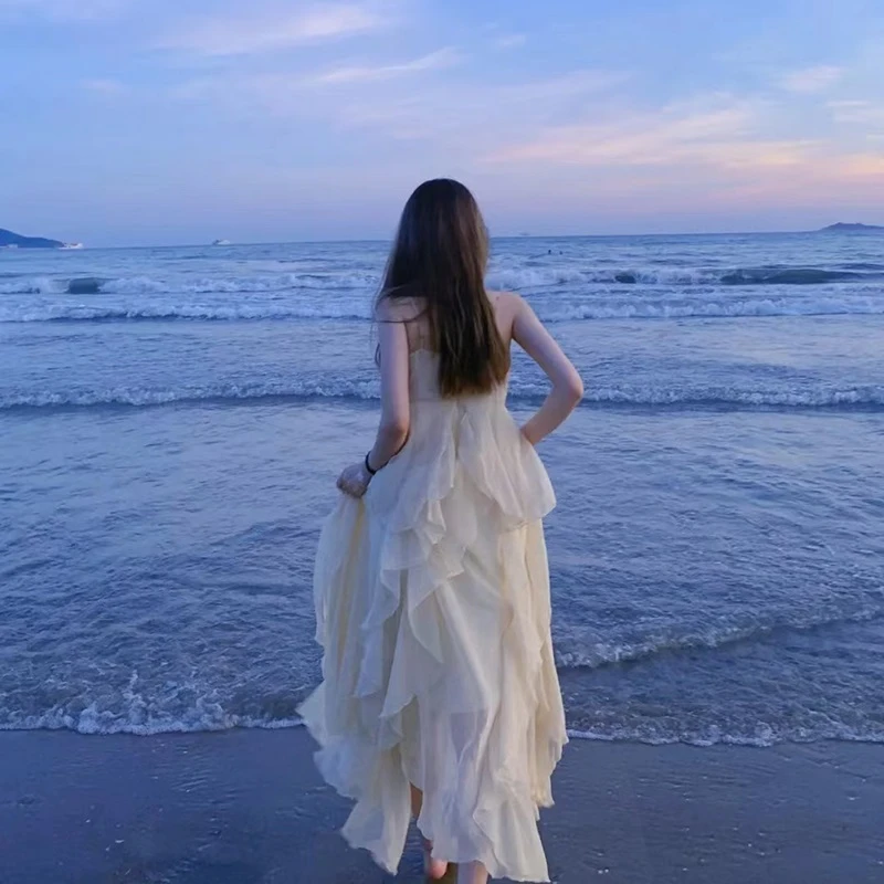法式海边度假吊带连衣裙女夏季高级感沙滩裙温柔风初恋超仙长裙子