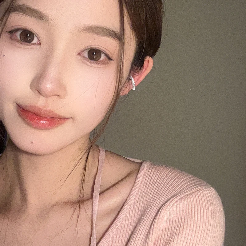 oushipei/欧诗佩 铜合金合成锆石耳饰 冷淡风气质镶钻爱心耳夹女