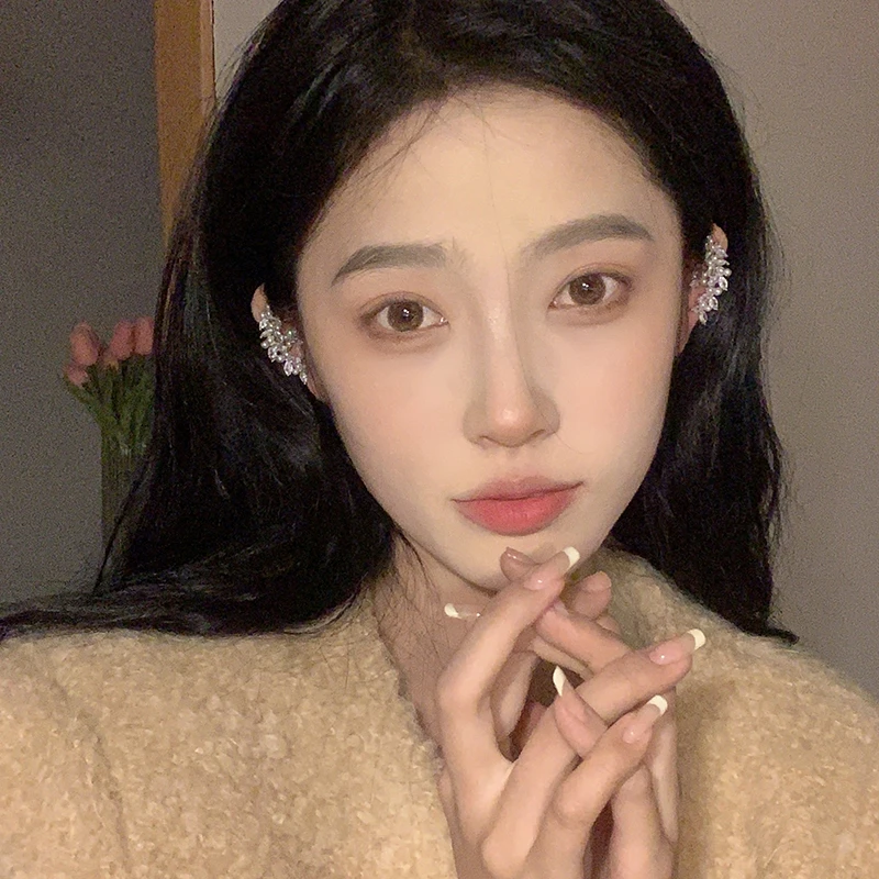 oushipei/欧诗佩 铜合金合成锆石耳饰 闪闪蝴蝶锆石耳骨夹女耳夹