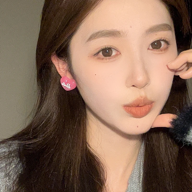 oushipei/欧诗佩 铜合金耳饰 闪闪芭比粉色爱心字母耳环女