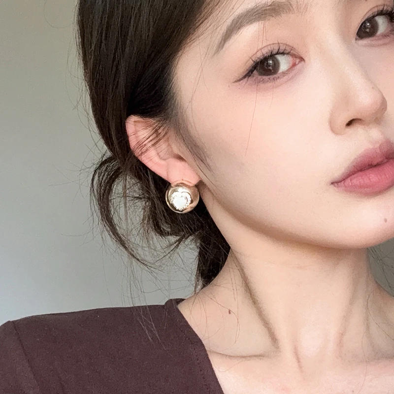 oushipei/欧诗佩 铜合金合成锆石耳饰 气质轻奢高级金属爱心耳环