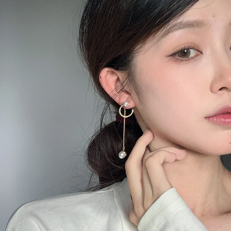 oushipei/欧诗佩 铜合金仿珍珠耳饰 小众设计感高级轻奢耳环耳钉