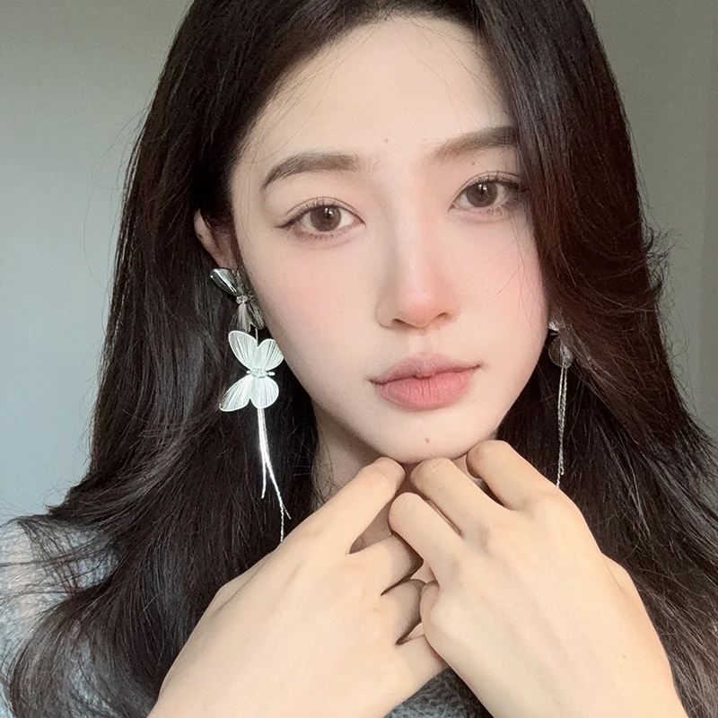 oushipei/欧诗佩 铜合金合成锆石耳饰 气质轻奢夸张蝴蝶流苏耳环