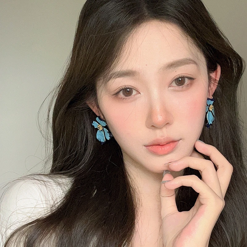 oushipei/欧诗佩 铜合金耳饰 水雾鸢尾蓝超仙法式复古滴釉耳环女