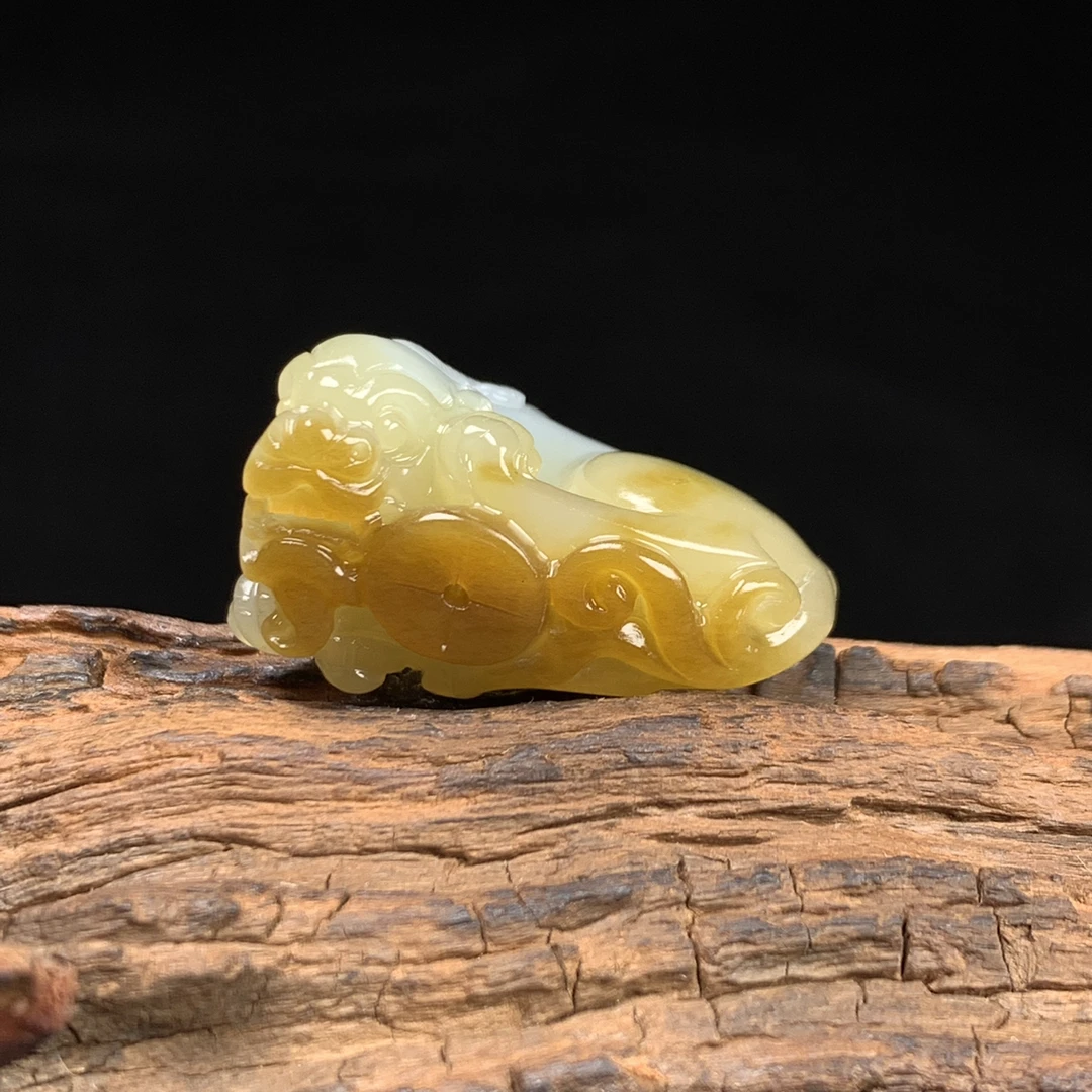 天然新疆和田玉招财进宝貔貅吊坠尺寸31*22*17重量15克