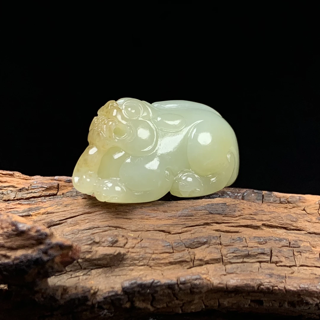 天然新疆和田玉招财进宝貔貅吊坠尺寸40*20*21重量28克