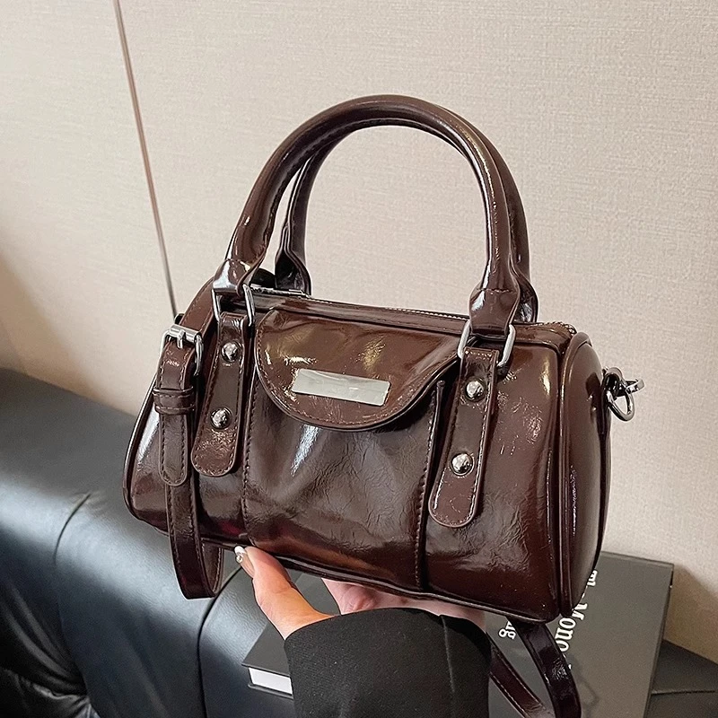 复古质感小包包女2025秋冬新款手提枕头包高级洋气百搭通勤斜挎包