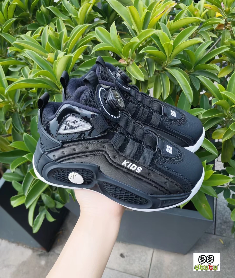 钟亚丽鞋店新品儿童时尚休闲舒适保暖防滑耐磨运动鞋