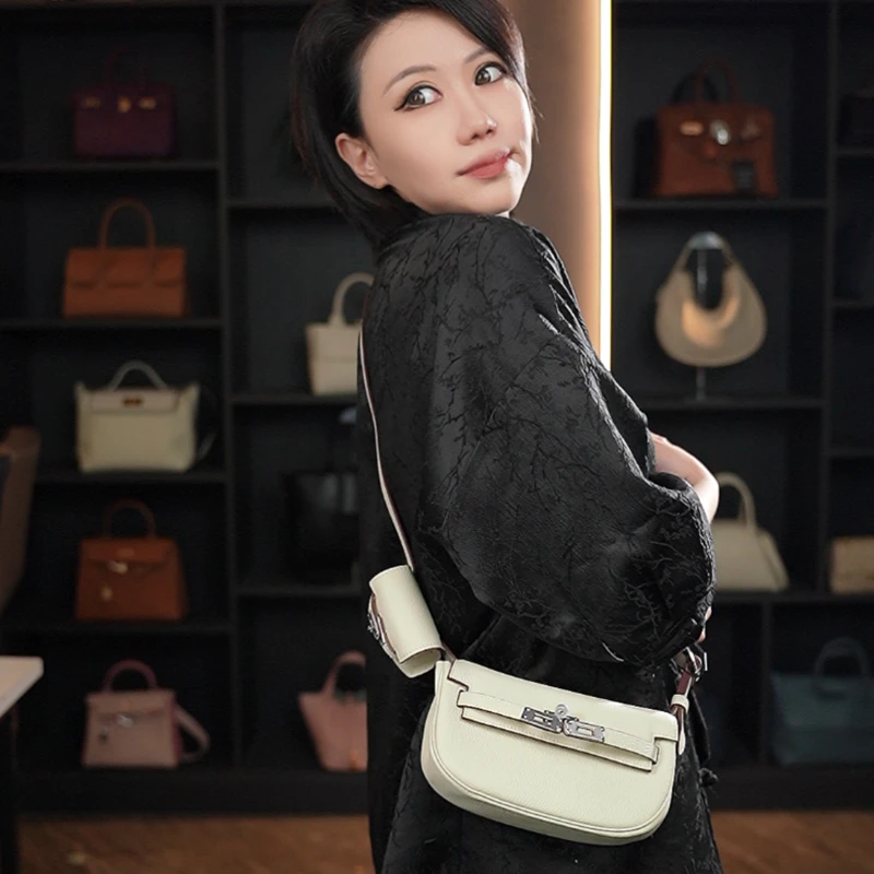 【高端玩家】XKY-6923-白色 新款休闲百搭经典腋下斜跨女包